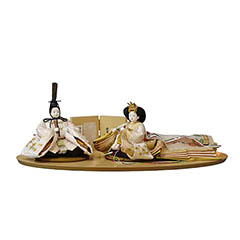 柴田家千代作 葵 唐花文様に刺繍 かすみ桜 白金 柳親王 裾長衣裳着 木製 ハードメイプル突板 楕円