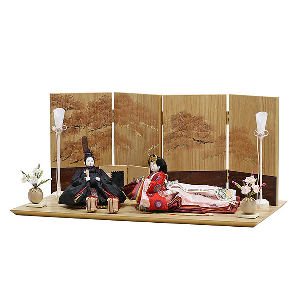 柴田家千代　 雛人形　柴田家千代作 葵 有職 向鶴丸文 黒/赤 柳親王 裾長衣装着 紅白梅 扇面松文様屏風 タモ材 木製飾り台 平飾り　詳細画像