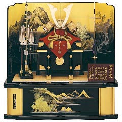 五月人形: 久月作　四神之兜　正絹緋糸沢瀉縅18号　四神山水塗屏風飾り　利光監製