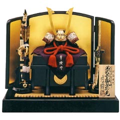 早乙女幸隆作　1/4本仕立　鎌倉時代　正絹赤糸縅長鍬形兜　久月監製　桐箱付