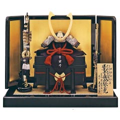 早乙女幸隆作　1/3本仕立　鎌倉時代　正絹赤糸縅長鍬形兜　久月監製　桐箱付