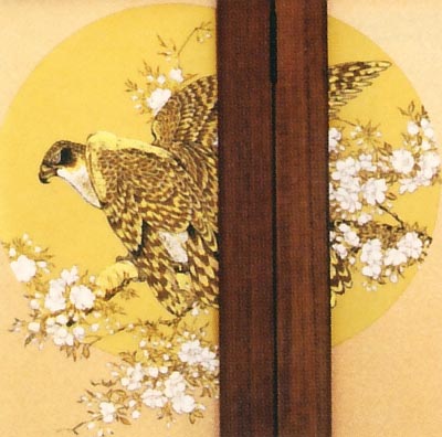久月色々縅18号兜　丸鷹に桜枠屏風飾り