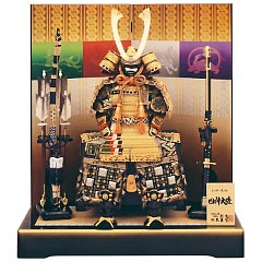 五月人形: 久月作　四神大鎧　正絹緋糸褄取縅10号大鎧　四神二曲屏風飾り　利光監製