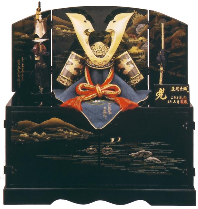 上原玉鳳作　正絹色々縅12号大鍬形兜　収納箱飾り　久月監製