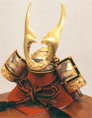 上原玉鳳作　正絹色々縅10号兜　収納箱飾り　久月監製