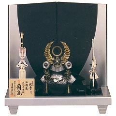 五月人形: 兜12号二曲屏風（覇気）床飾り
