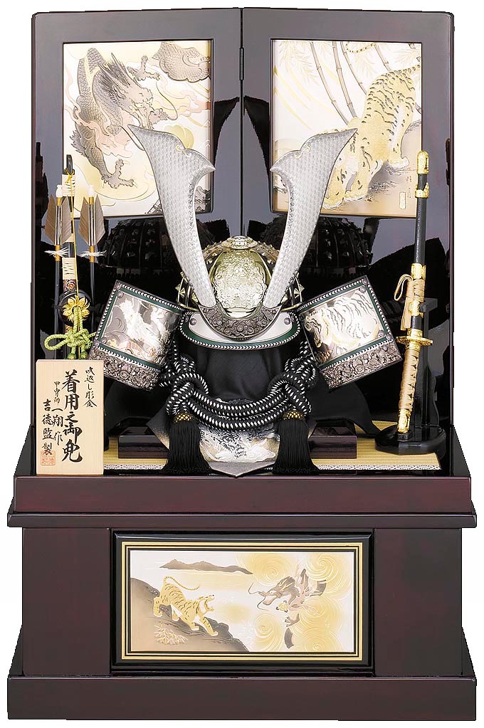 一翔作 燻し銀彫金造り 着用兜25号収納箱飾り
