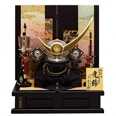 五月人形: 安部高光作　久月監製　紺糸縅35号　着用兜　金彩飛鶴屏風飾り