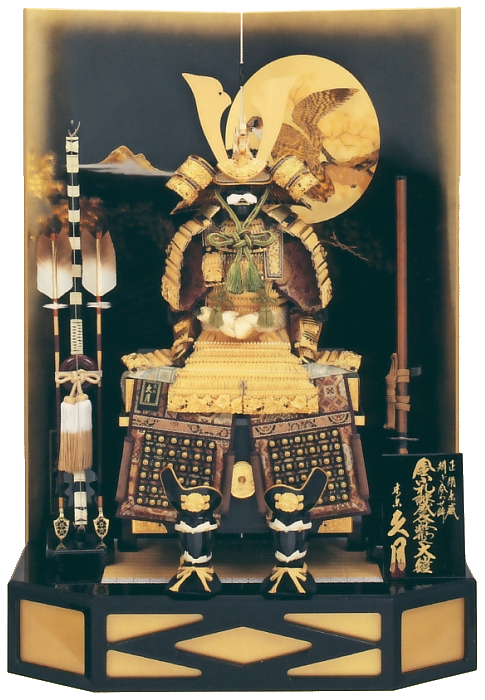 久月 正絹緋縅12号大鎧 丸鷹に松二曲屏風飾り