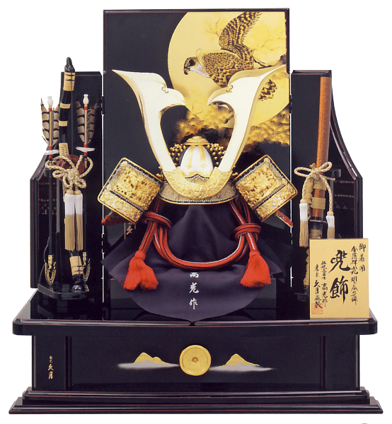 阿部高光作 正絹朱糸縅28号着用兜 丸鷹に松塗屏風飾り 久月監製 【19112】