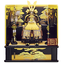 五月人形: 久月作　彫金仁王　正絹緋縅12号大鎧　新松鷹屏風飾り　利光監製　【29352】