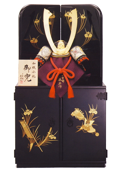 辰広作　兜1/4収納箱平飾り　和紙小札　正絹赤糸縅　会津塗収納箱　【62-272】