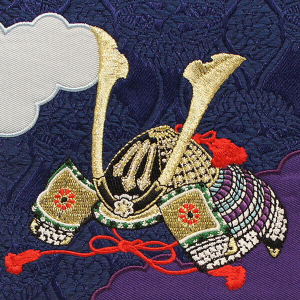 刺繍仕立て名前旗飾り 兜（特中） 毛せん付き※名前・生年月日部分は刺繍