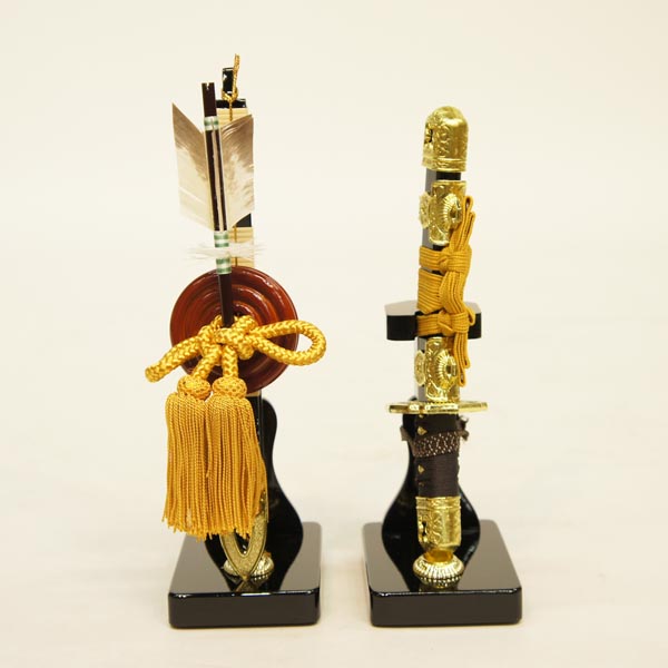 五月人形 吉徳 黒糸縅 上杉謙信公 兜 収納飾り 詳細画像 吉徳 五月人形 黒糸縅 上杉謙信公 兜 収納飾り 詳細画像