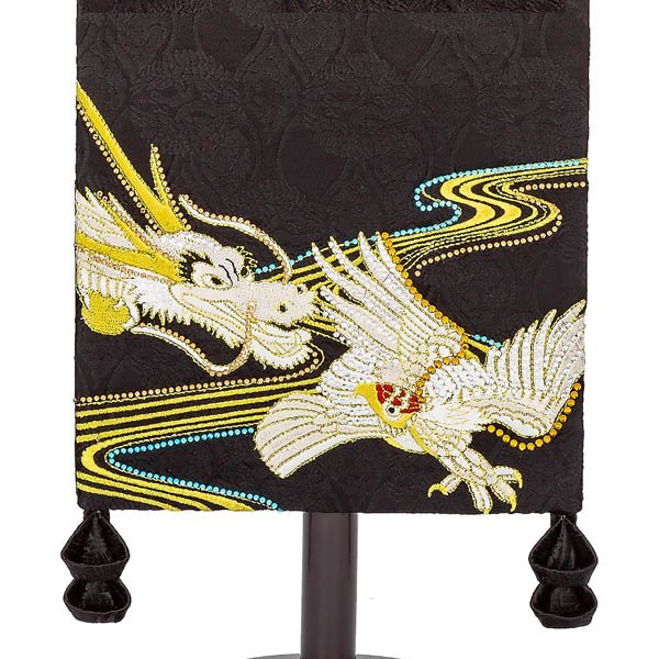 刺繍仕立て名前旗飾り 白鷹と龍（大） 毛せん付 ※名前・生年月日・家紋部分は刺繍