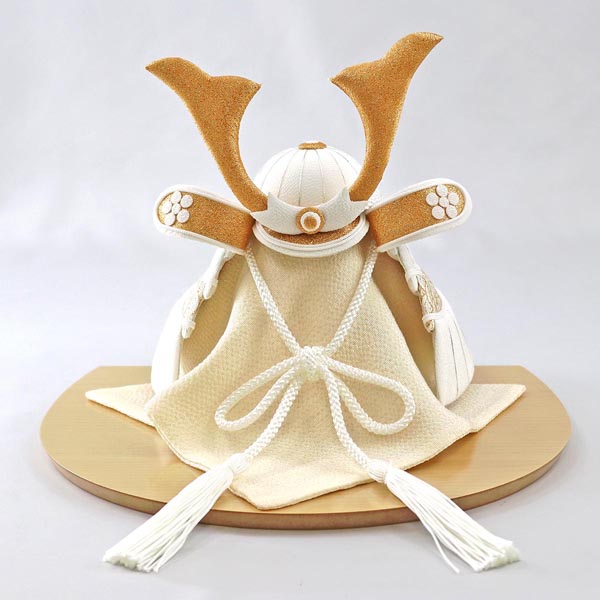 WHITE STYLE ちりめん兜 （白金） 金鍬 ハードメイプル突板 半円形敷板