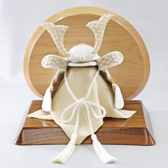 WHITE STYLE ちりめん兜 (白金) 波鍬 高級木材使用台屏風
