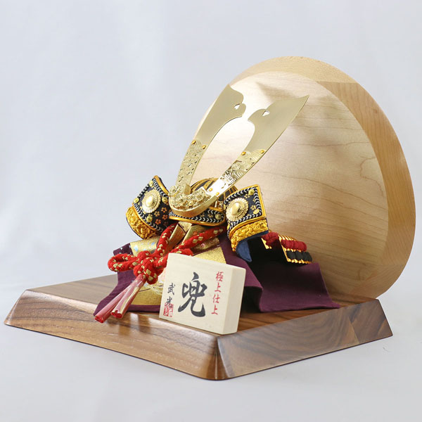 五月人形 龍玉 武光作 透かし模様中鍬形 兜 高級木材使用台屏風 詳細画像