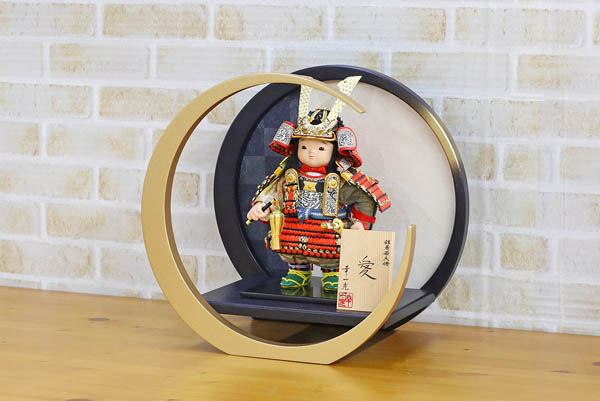 五月人形 幸一光 愛(いと) 黒小札赤糸威 弓太刀 丸型円形 市松柄三日月飾り台 詳細画像 幸一光 五月人形 愛(いと) 黒小札赤糸威 弓太刀 丸型円形 市松柄三日月飾り台 詳細画像