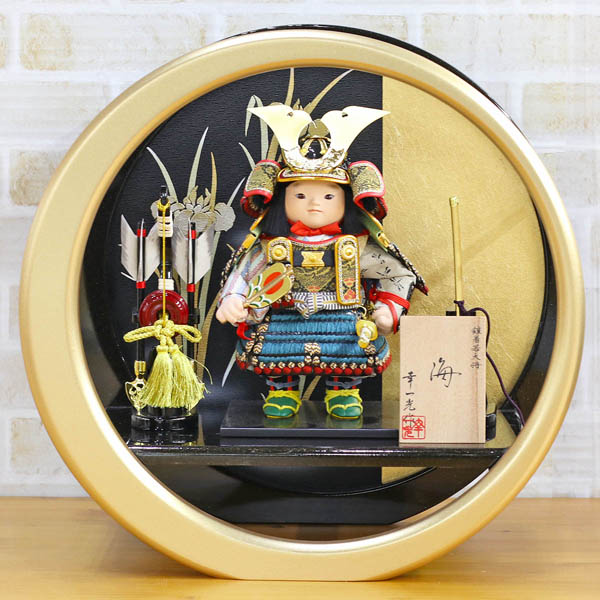 海（かい） 黒小札縹威 弓太刀 円形丸型 菖蒲柄飾り台