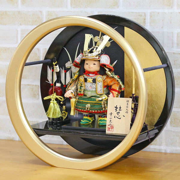 五月人形 幸一光 慧(けい) 金小札緑威 弓太刀 円形丸型 菖蒲柄飾り台 詳細画像 幸一光 五月人形 慧(けい) 金小札緑威 弓太刀 円形丸型 菖蒲柄飾り台 詳細画像