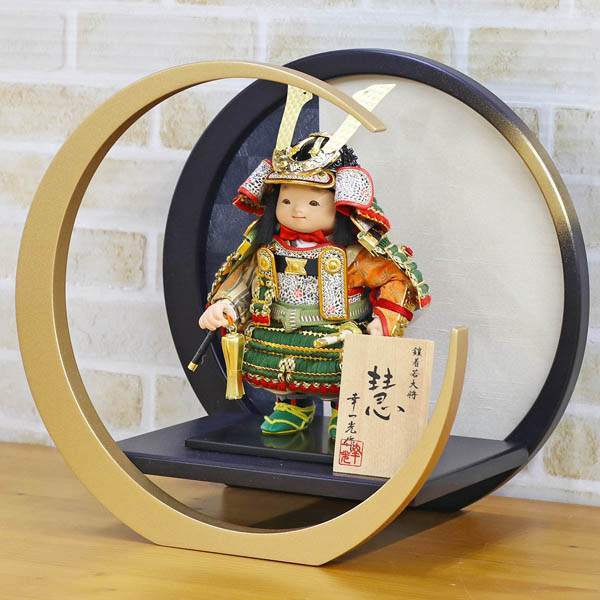 慧（けい） 金小札緑威 弓太刀 丸型円形 市松柄三日月飾り台