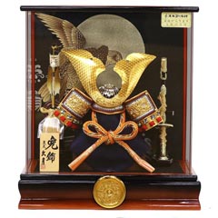 五月人形: 久月 兜 取付ケース入 アクリルケース飾り オルゴール付き
