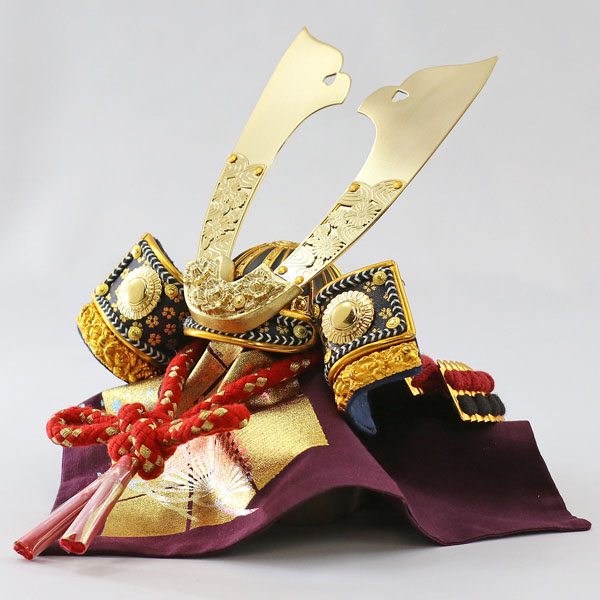 五月人形 龍玉 武光作 透かし模様中鍬形 兜 ハードメイプル突板 半円形飾り台 詳細画像