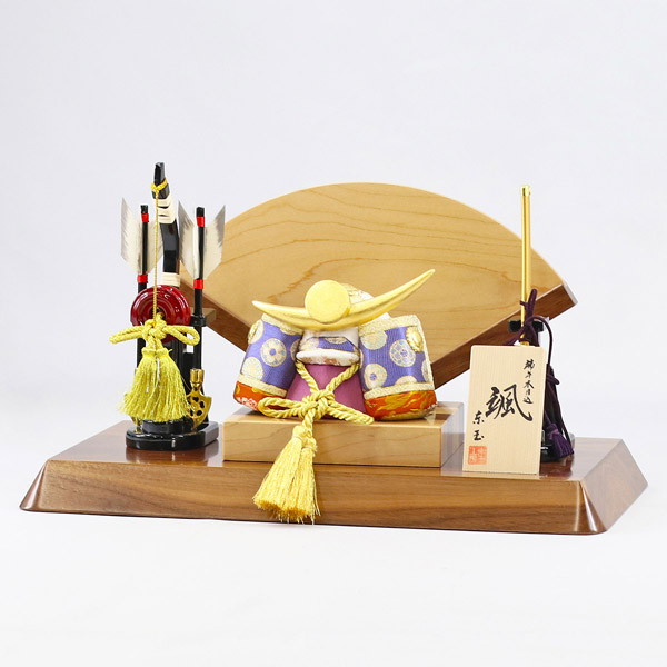 五月人形 東玉工房 颯 「天」 上杉 高級木材使用扇型屏風飾り台 弓太刀 兜飾り 詳細画像 東玉工房 五月人形 颯 「天」 上杉 高級木材使用扇型屏風飾り台 弓太刀 兜飾り 詳細画像
