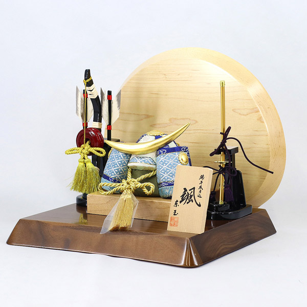 五月人形 東玉工房 颯 「青」 伊達 高級木材使用台屏風 弓太刀 兜飾り 詳細画像 東玉工房 五月人形 颯 「青」 伊達 高級木材使用台屏風 弓太刀 兜飾り 詳細画像