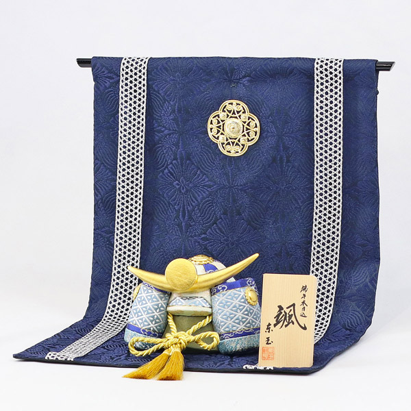 東玉工房　 五月人形　颯 「青」 上杉 銀華几帳 兜飾り　詳細画像