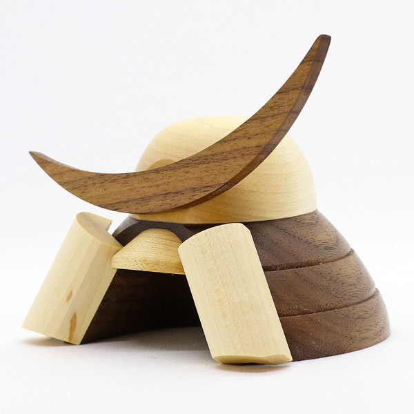 WOODY　 五月人形　木製 無垢材の兜 muku （むく） 伊達政宗 ハードメイプル突板 半円形敷板セット　詳細画像