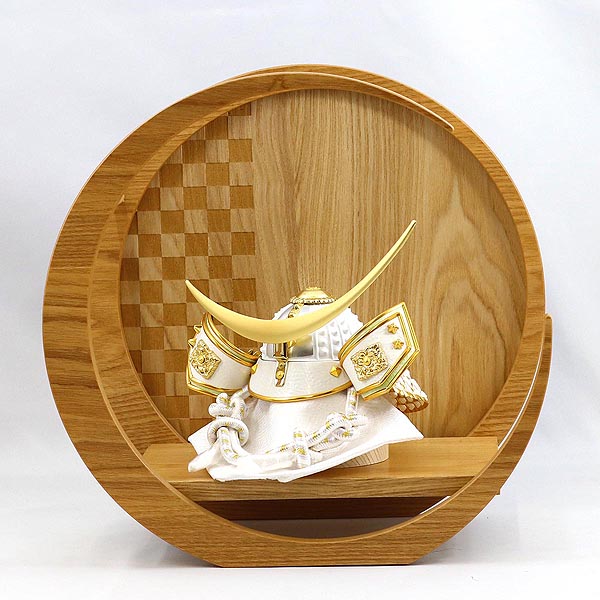 五月人形 美山 白金兜 伊達政宗 市松模様 木製 円形 三日月形飾り台(小) 詳細画像