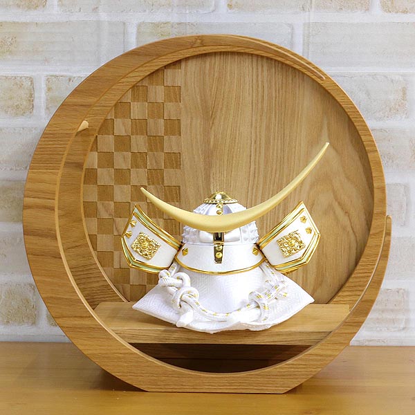 五月人形 美山 白金兜 伊達政宗 市松模様 木製 円形 三日月形飾り台(小) 詳細画像