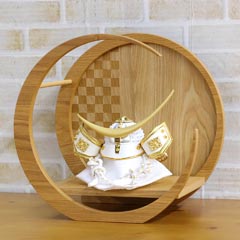 白金兜 伊達政宗 市松模様 木製 円形 三日月形飾り台(小)