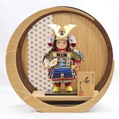 希(のぞみ) 黒小札紺裾濃威 透かし麻の葉模様 木製 円形 三日月形飾り台 (大)