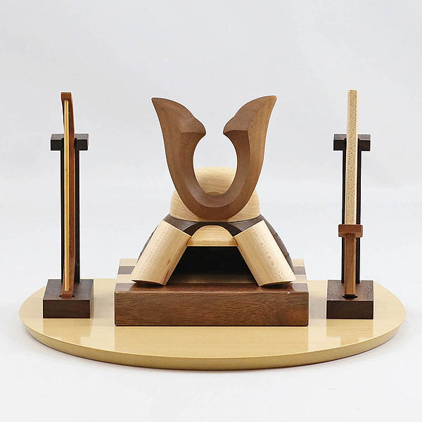 木製 無垢材の兜 muku （むく） 立体大鍬形 弓・太刀 ハードメイプル突板 半円形敷板セット