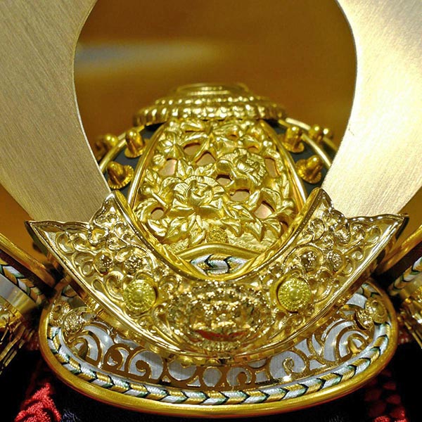 吉徳　 五月人形　雄山作 正絹赤絲縅 兜飾り　詳細画像