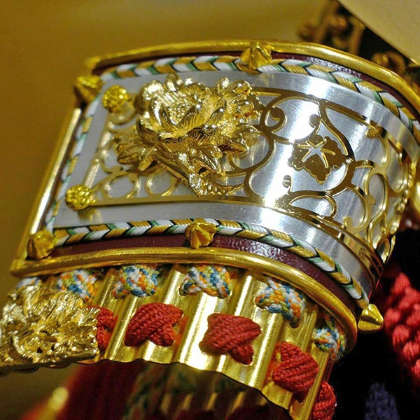 吉徳　 五月人形　雄山作 正絹赤絲縅 兜飾り　詳細画像