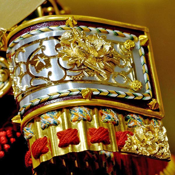 吉徳　 五月人形　雄山作 正絹赤絲縅 兜飾り　詳細画像