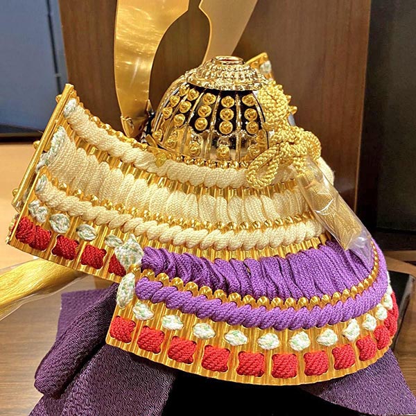 吉徳　 五月人形　玉鳳作 正絹紫段縅 兜飾り　詳細画像