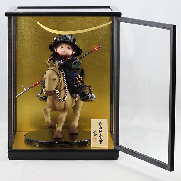 壹三　 五月人形　壹三作 もののふ童シリーズ 若駒河原毛馬(薄茶) 政宗参上 壱三（いちぞう） 黒塗ケース飾り　詳細画像
