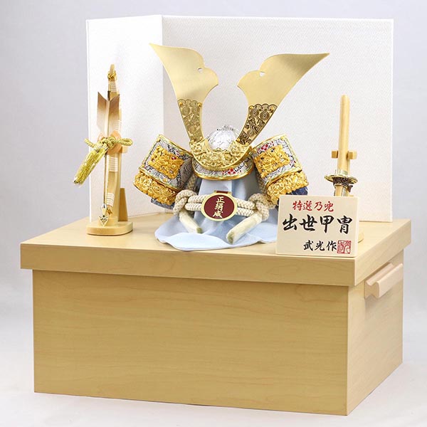 五月人形 龍玉 武光作 正絹威 透かし模様大鍬形 兜 白色屏風 白木調 収納飾り 詳細画像