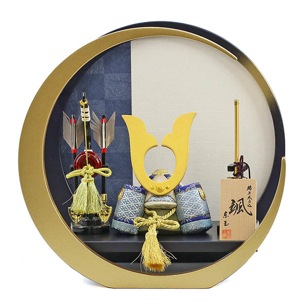 颯 「青」 中鍬形 円形丸型 市松柄 三日月飾り台 兜飾り