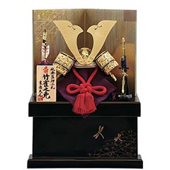 五月人形: 正絹赤絲縅 純金箔押兜 収納飾り
