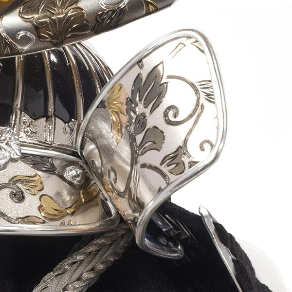 吉徳　 五月人形　黒絲縅 上杉謙信公 兜 収納飾り　詳細画像