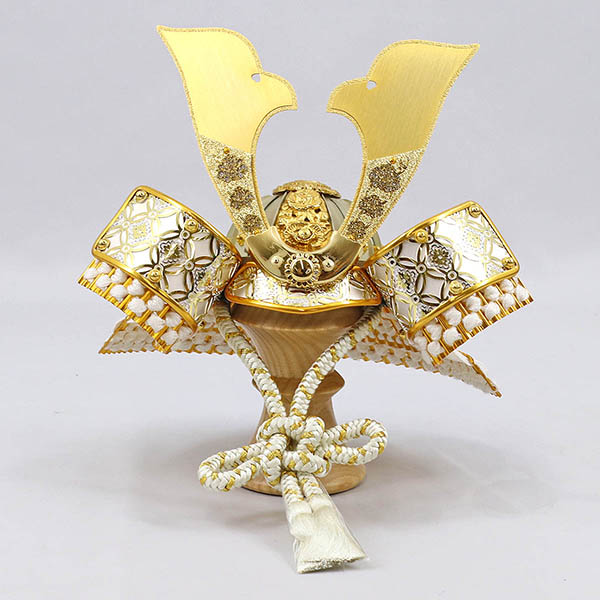 五月人形 吉徳 七宝彫金兜 白金 オーク材使用 木製収納箱 市松紋様二曲屏風 詳細画像 吉徳 五月人形 七宝彫金兜 白金 オーク材使用 木製収納箱 市松紋様二曲屏風 詳細画像