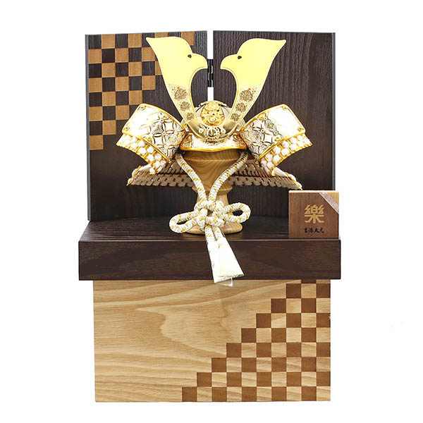 七宝彫金兜 白金 オーク材使用 木製収納箱 市松紋様二曲屏風