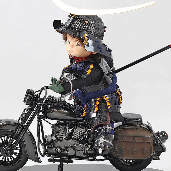 壹三　 五月人形　壹三作 わんぱくライダーミニョン クラシック 政宗参上 バイク 壱三（いちぞう） 銀色 菱形屏風　詳細画像