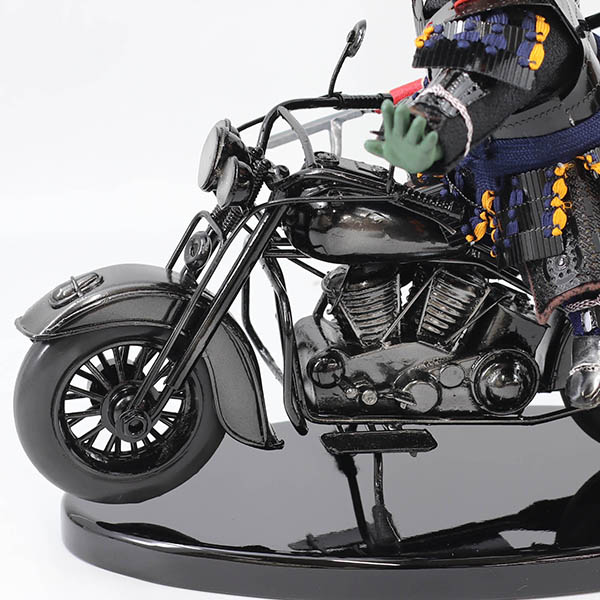 壹三　 五月人形　壹三作 わんぱくライダーミニョン クラシック 政宗参上 バイク 壱三（いちぞう） 銀色 菱形屏風　詳細画像